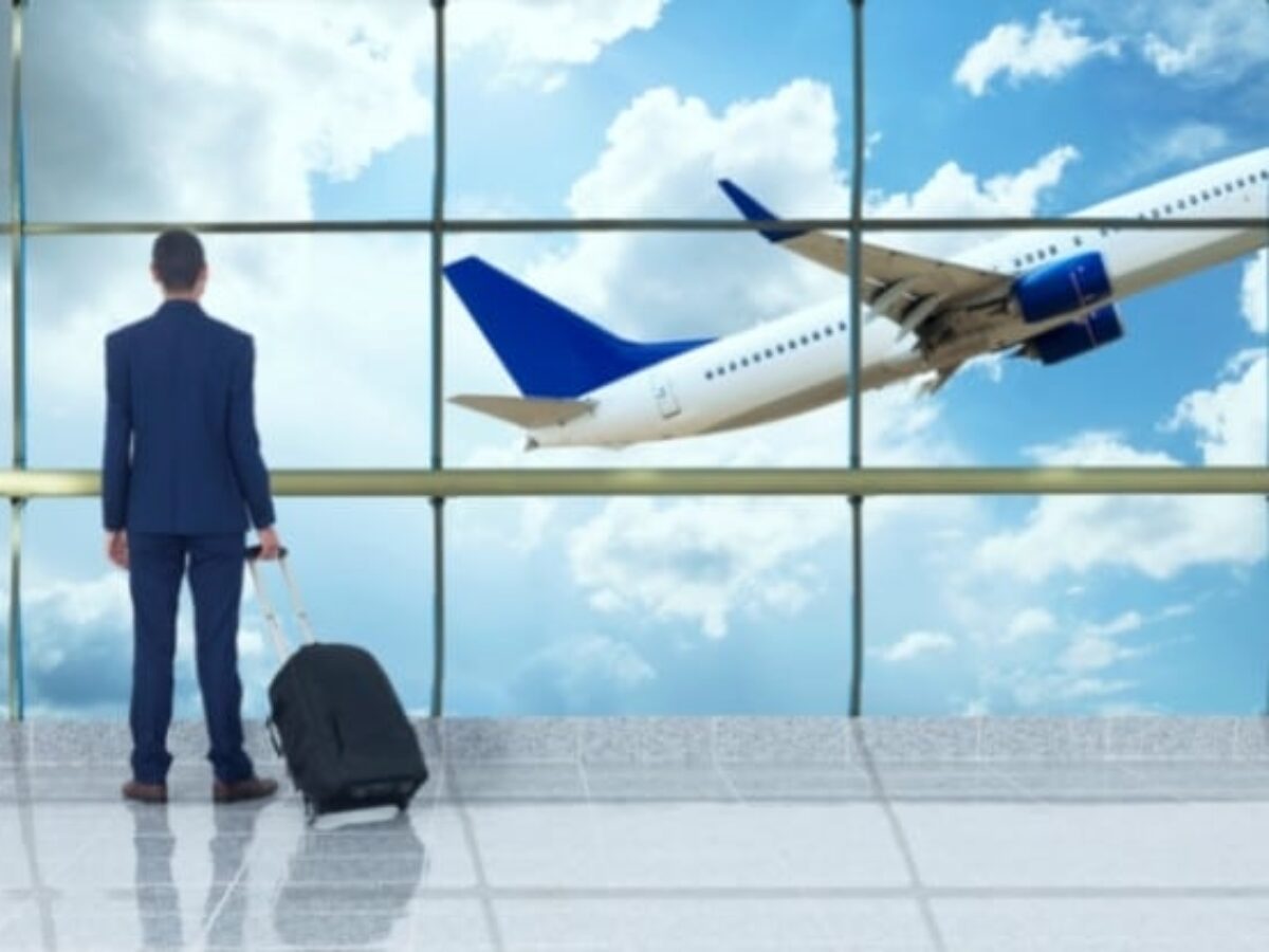 How-to-Travel-With-a-Suit-on-a-Plane-1200x900.jpg