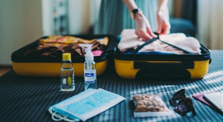 What to Pack When Traveling on a Plane